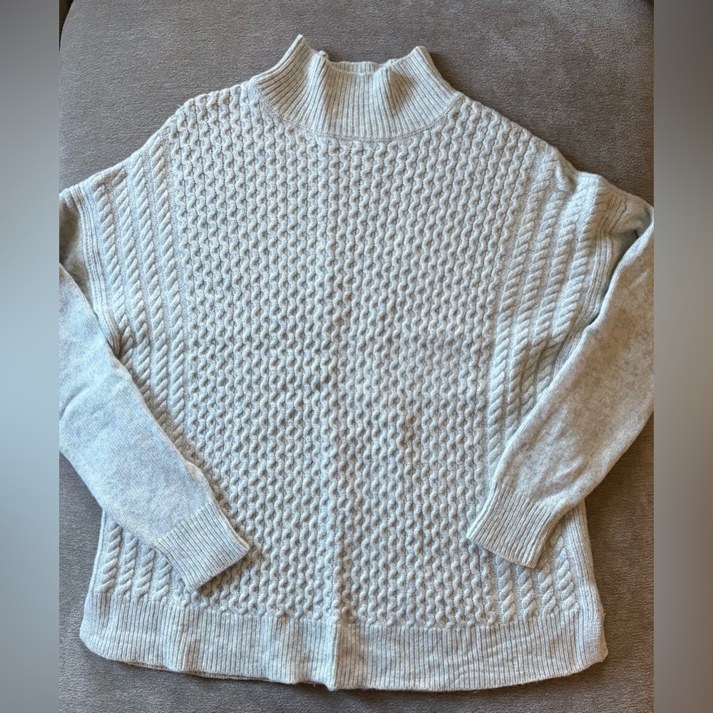 Vineyard Vines white/light gray Sweater